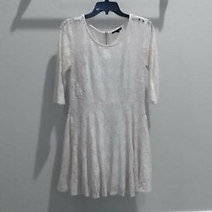 ⚡ WHITE LACE QUARTER SLEEVE DRESS